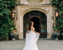 -bride-in-front-of-castle